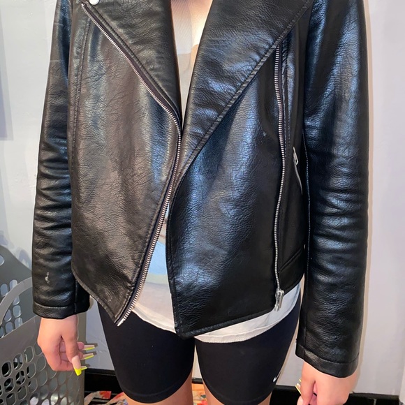 Faux Black leather jacket - Picture 2 of 3